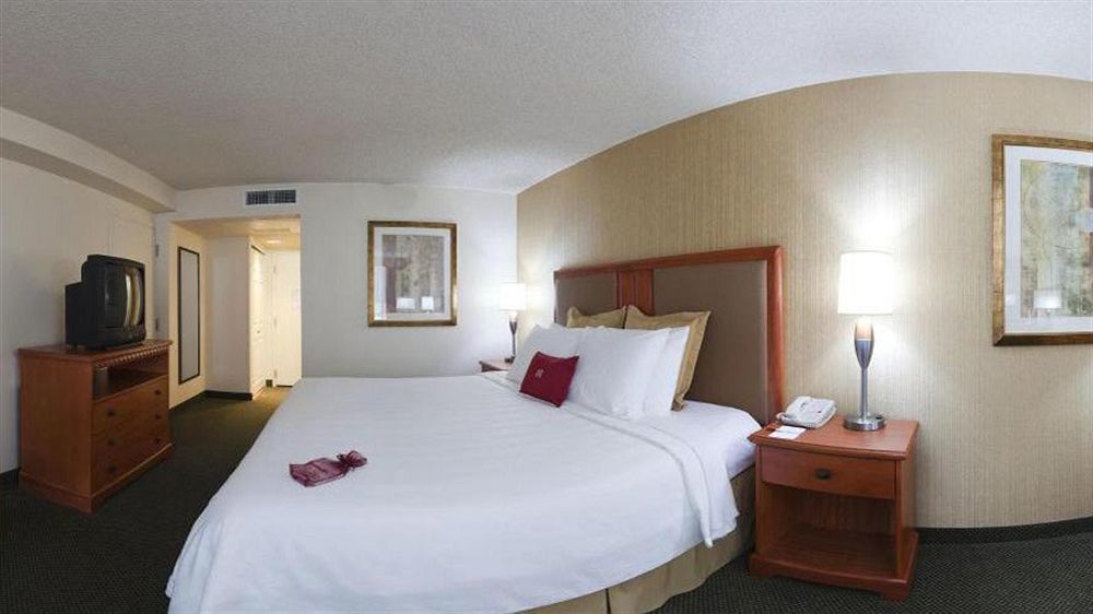 Radisson Hotel Lenexa Overland Park מראה חיצוני תמונה